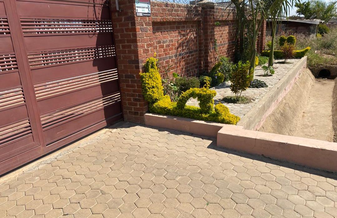 4 Bedroom House for Sale in Madokero 