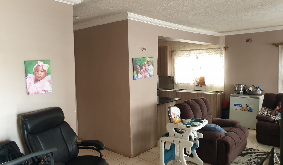 4 Bedroom House for Sale in Madokero 