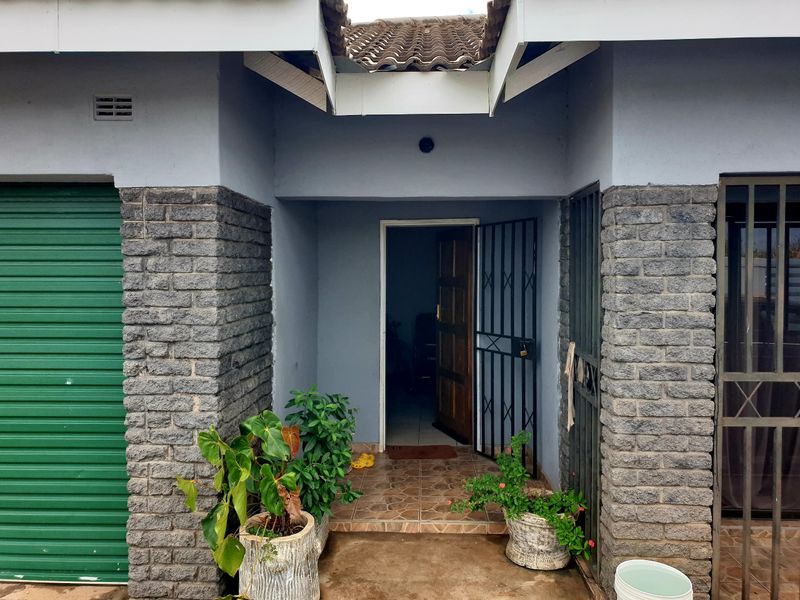 4 Bedroom House for Sale in Madokero 