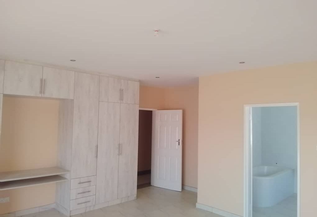 4 Bedroom House for Sale in Madokero 