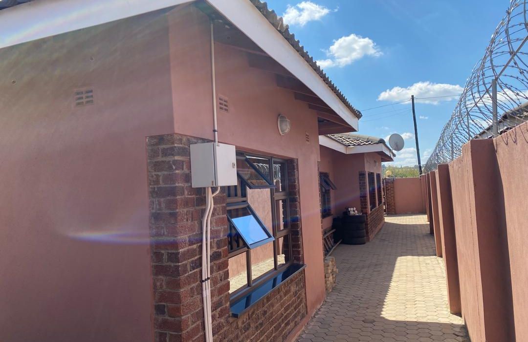 4 Bedroom House for Sale in Madokero 