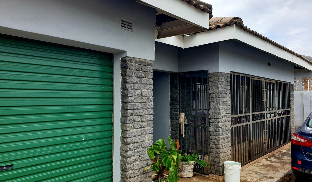 4 Bedroom House for Sale in Madokero 