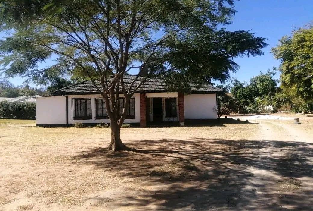 4 Bedroom House for Sale in Madokero, Kutandara Estate 