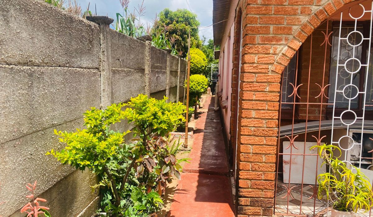 4 Bedroom House for Sale in Nketa 7 