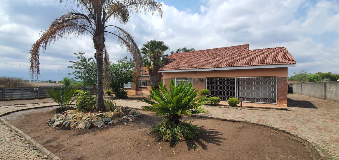 4 Bedroom House for Sale in Parklands, Bulawayo 