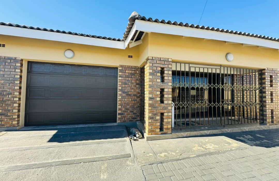 4 Bedroom House for Sale in Ruwa, Mabvazuva Estate, Phase One 1