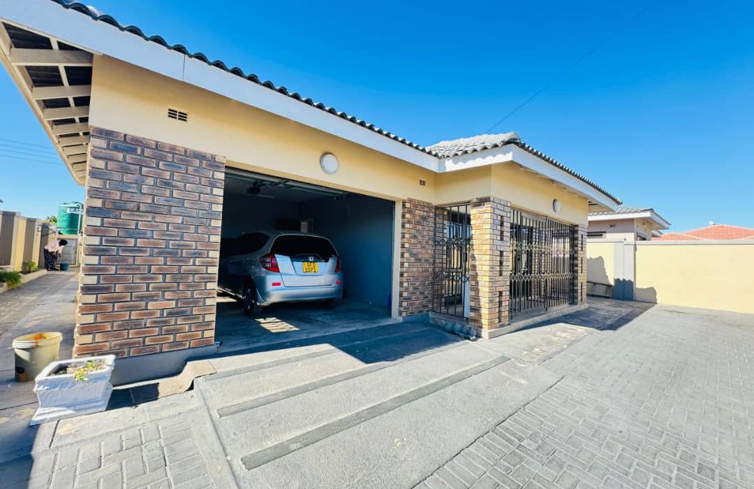 4 Bedroom House for Sale in Ruwa, Mabvazuva Estate, Phase One 1