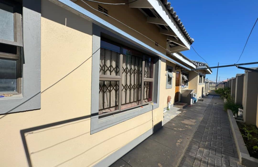 4 Bedroom House for Sale in Ruwa, Mabvazuva Estate, Phase One 1