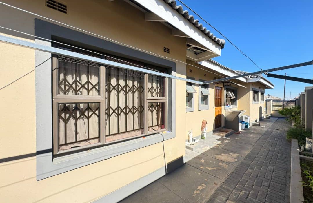 4 Bedroom House for Sale in Ruwa, Mabvazuva Estate, Phase One 1