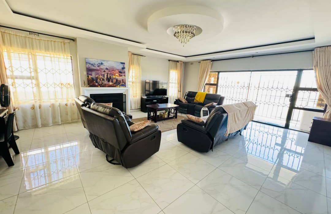 4 Bedroom House for Sale in Ruwa, Mabvazuva Estate, Phase One 1
