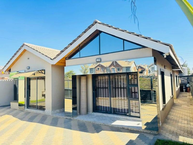 4 Bedroom House for Sale in Tynwald 