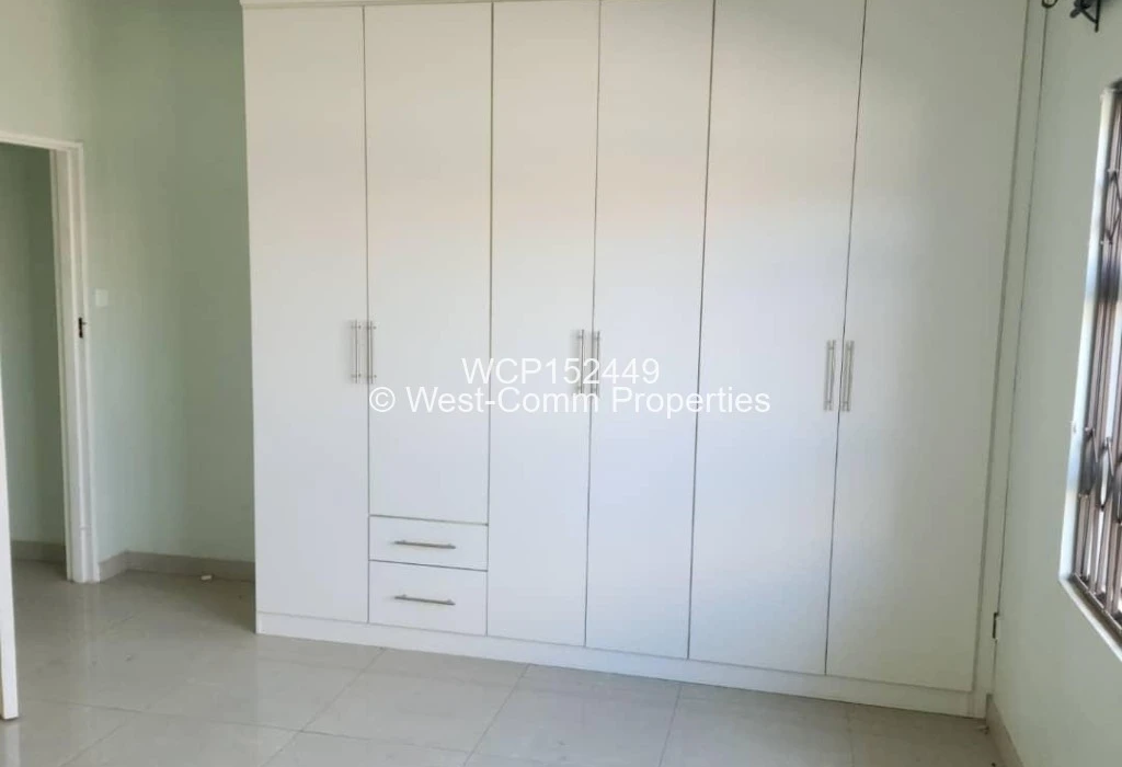 4 bedroom house for sale in Waterfalls