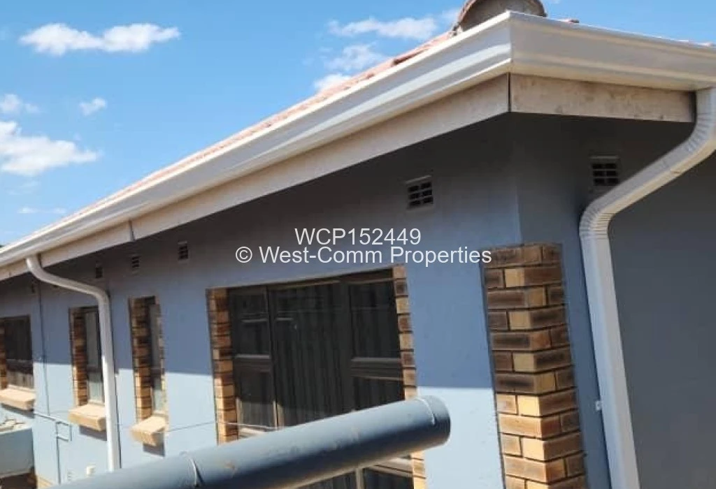 4 bedroom house for sale in Waterfalls