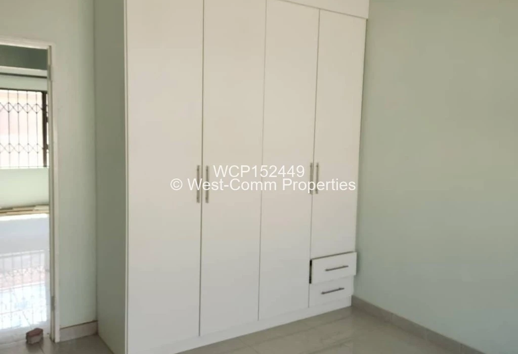 4 bedroom house for sale in Waterfalls