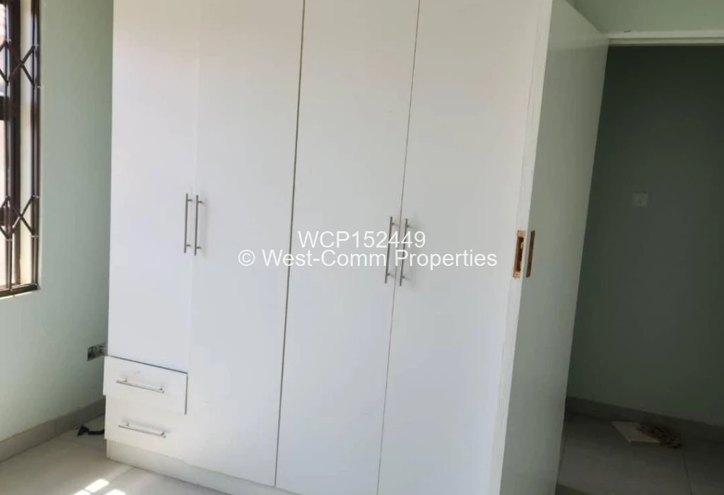 4 bedroom house for sale in Waterfalls