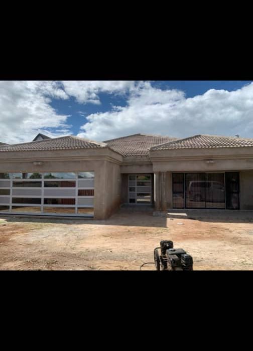 4 Bedroom House for Sale in Westgate Adylinn 