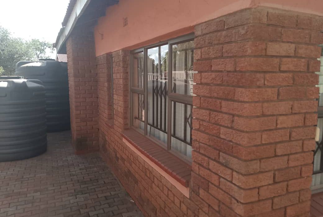 4 Bedroom House for Sale in Westlea 