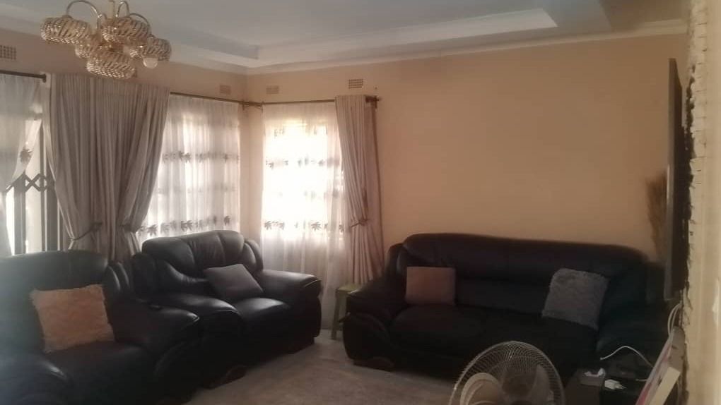 4 bedroom house in Aspindale 