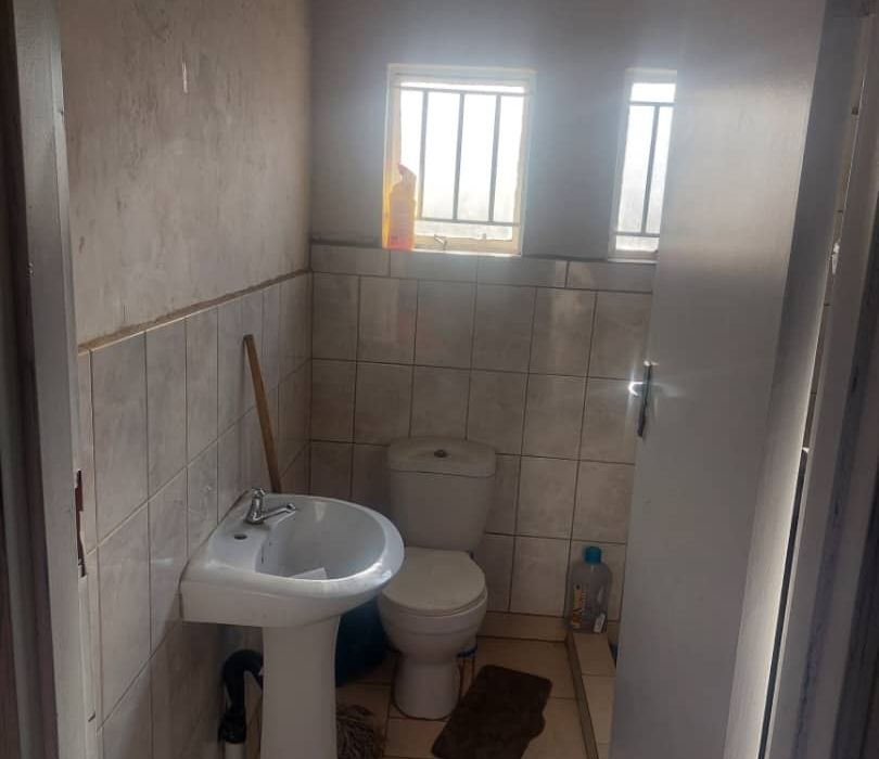 4 Bedroom House in Budiriro 5 For Sale 
