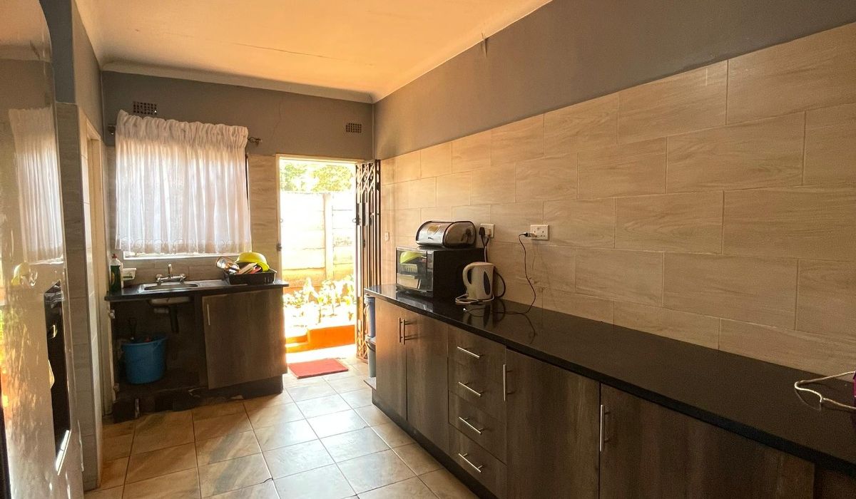 4 Bedroom House in Cold Comfort for Sale 