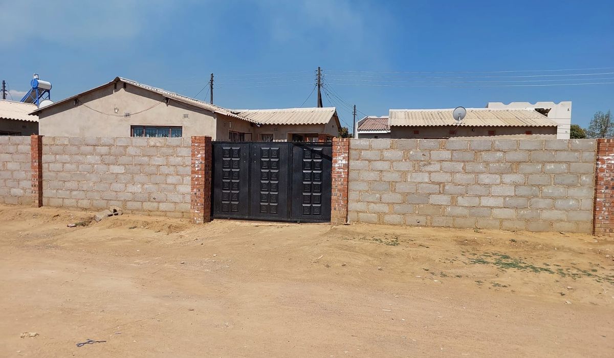 4 Bedroom House in KweKwe, Mbizo Section 15