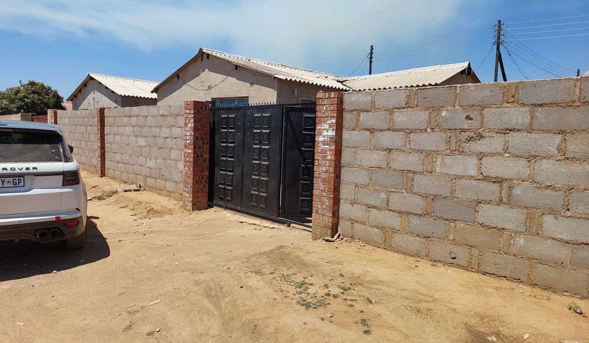 4 Bedroom House in KweKwe, Mbizo Section 15