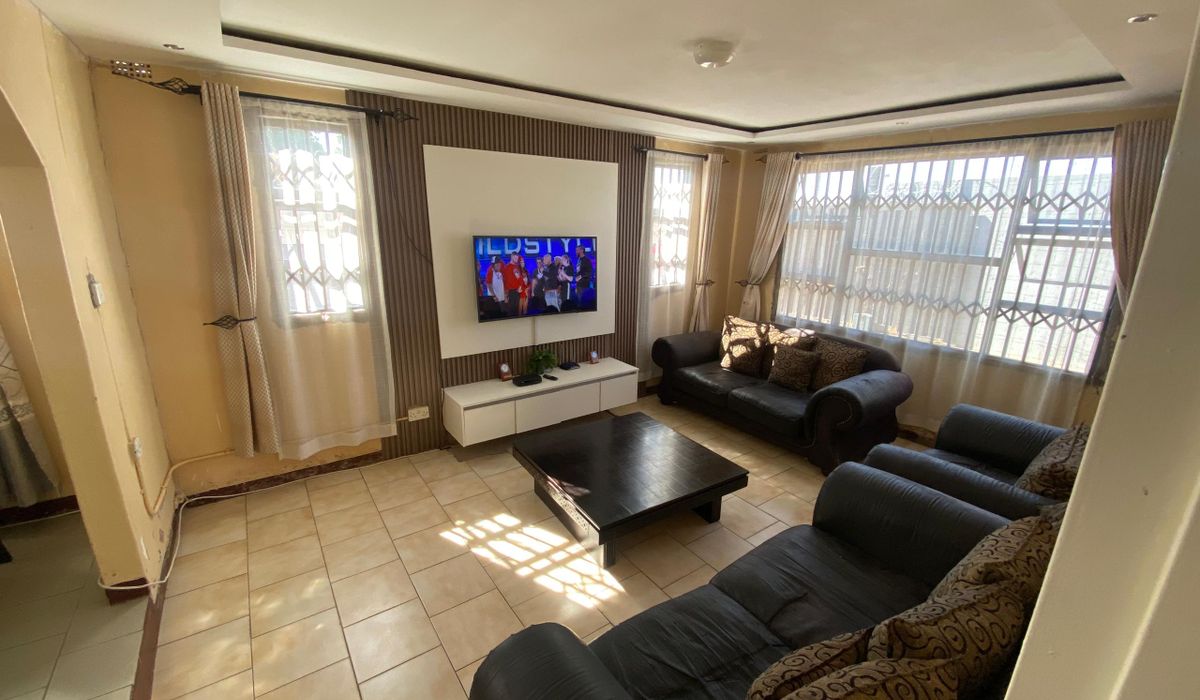 4 Bedroom House in Magwegwe North, Bulawayo for Sale 