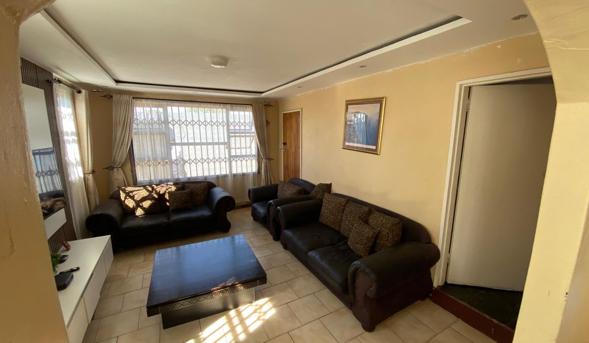 4 Bedroom House in Magwegwe North, Bulawayo for Sale 
