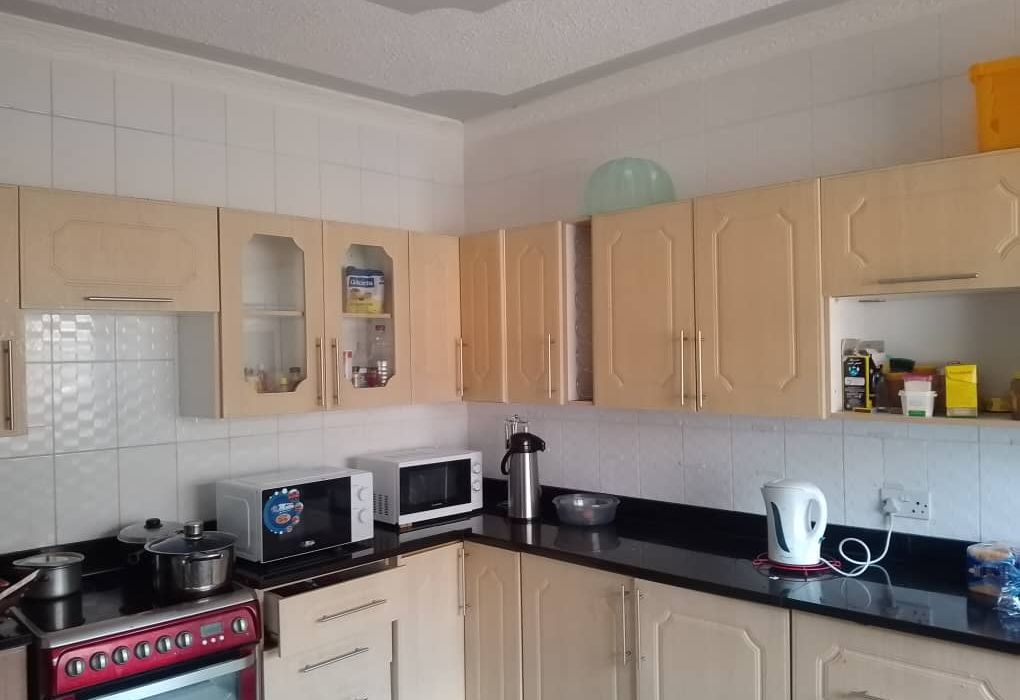 4 bedroom house in Mainway Meadows 