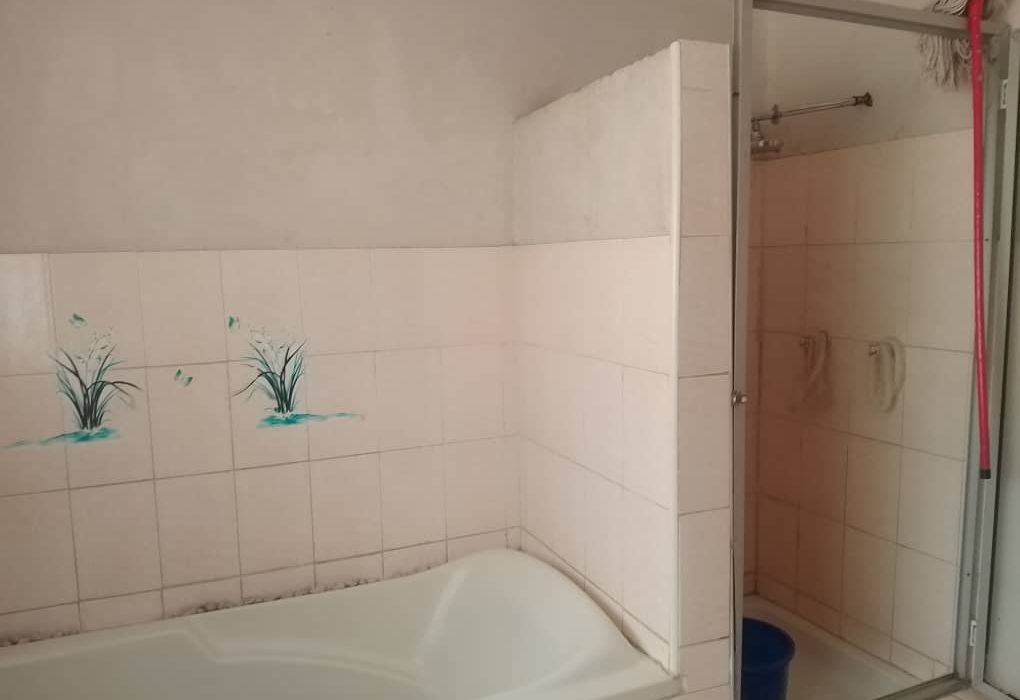 4 bedroom house in Mainway Meadows 