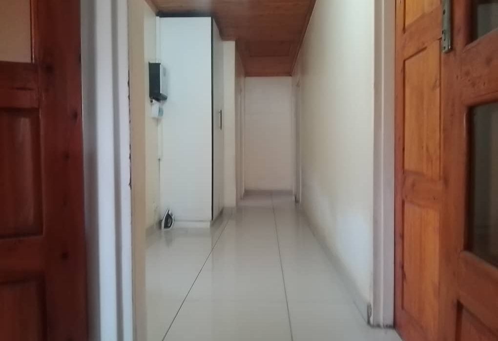 4 bedroom house in Mainway Meadows 