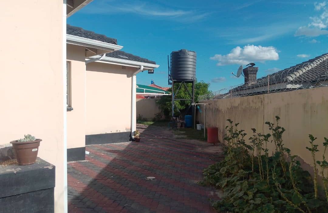 4 bedroom house in Mainway Meadows 