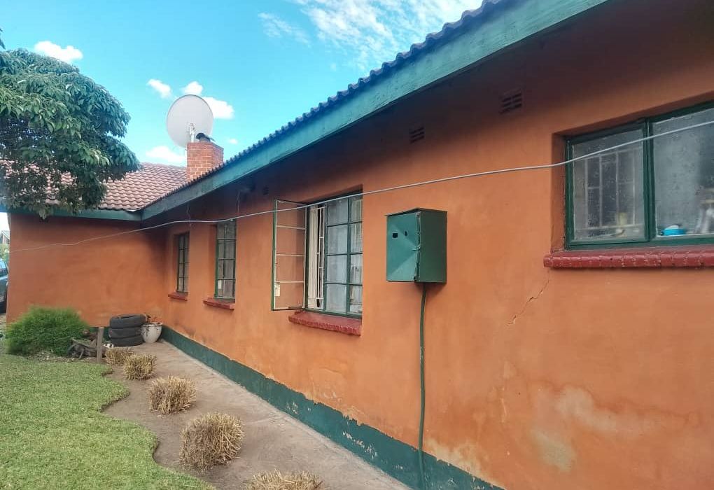 4 bedroom house in Mainway Meadows 