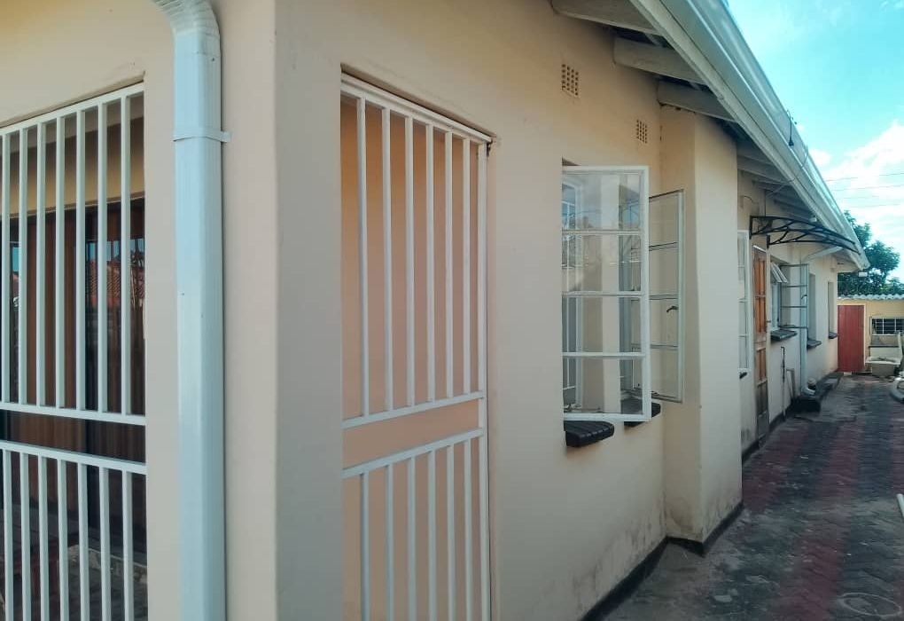 4 bedroom house in Mainway Meadows 