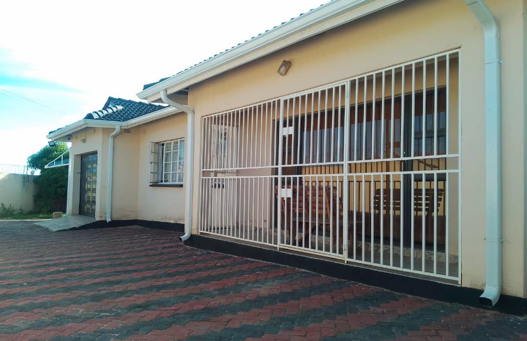 4 bedroom house in Mainway Meadows 