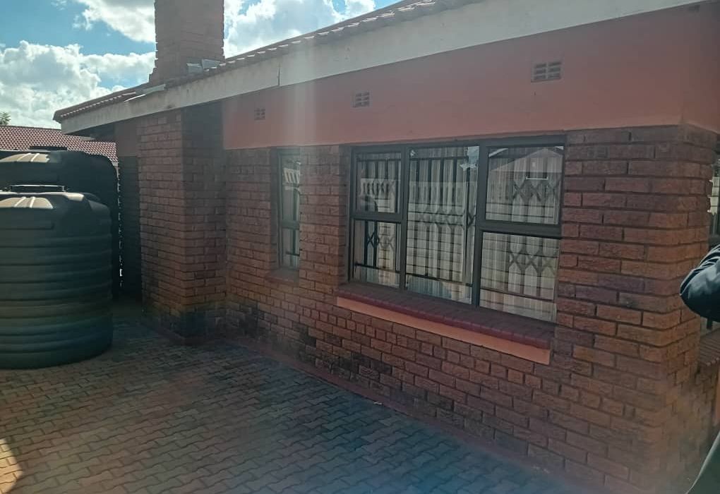 4 Bedroom House in Westlea for Sale 