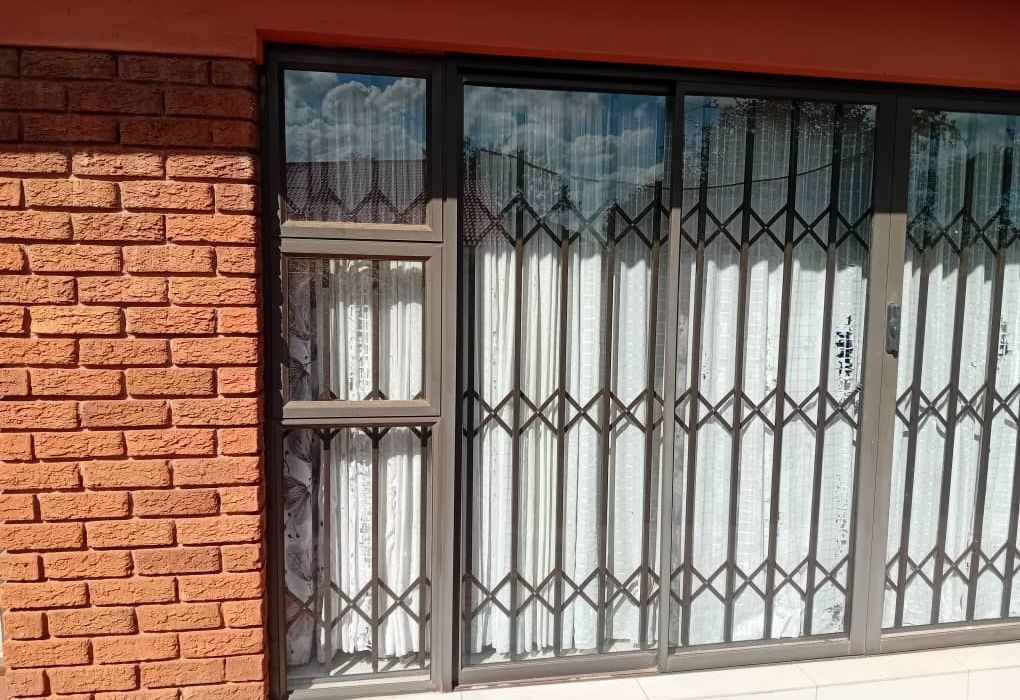 4 Bedroom House in Westlea for Sale 