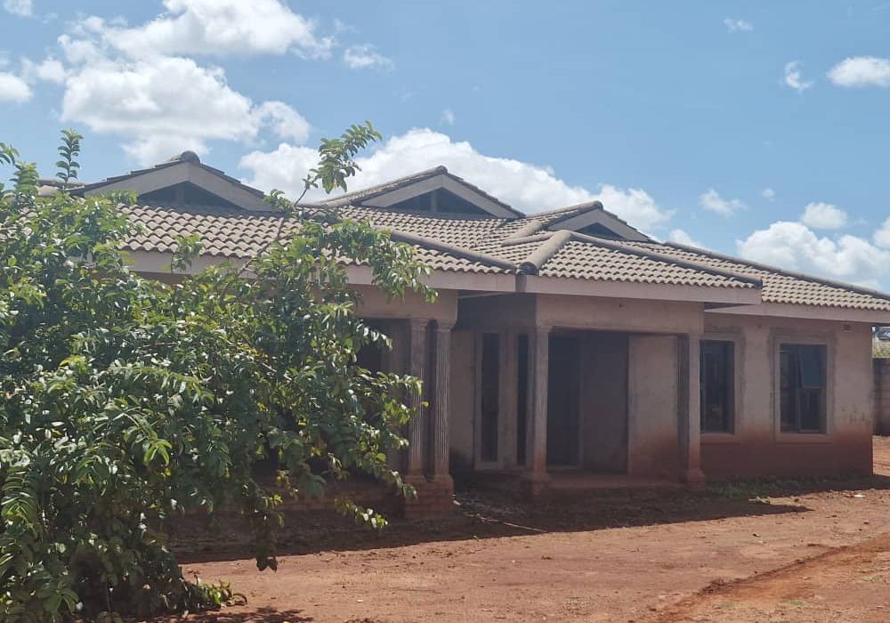 4 Bedroom Semi Complete House for Sale in Gletwin