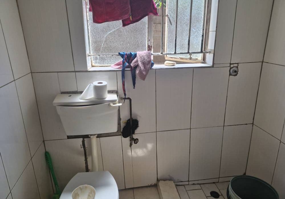 4 Bedroom Semi Complete House for Sale in Gletwin