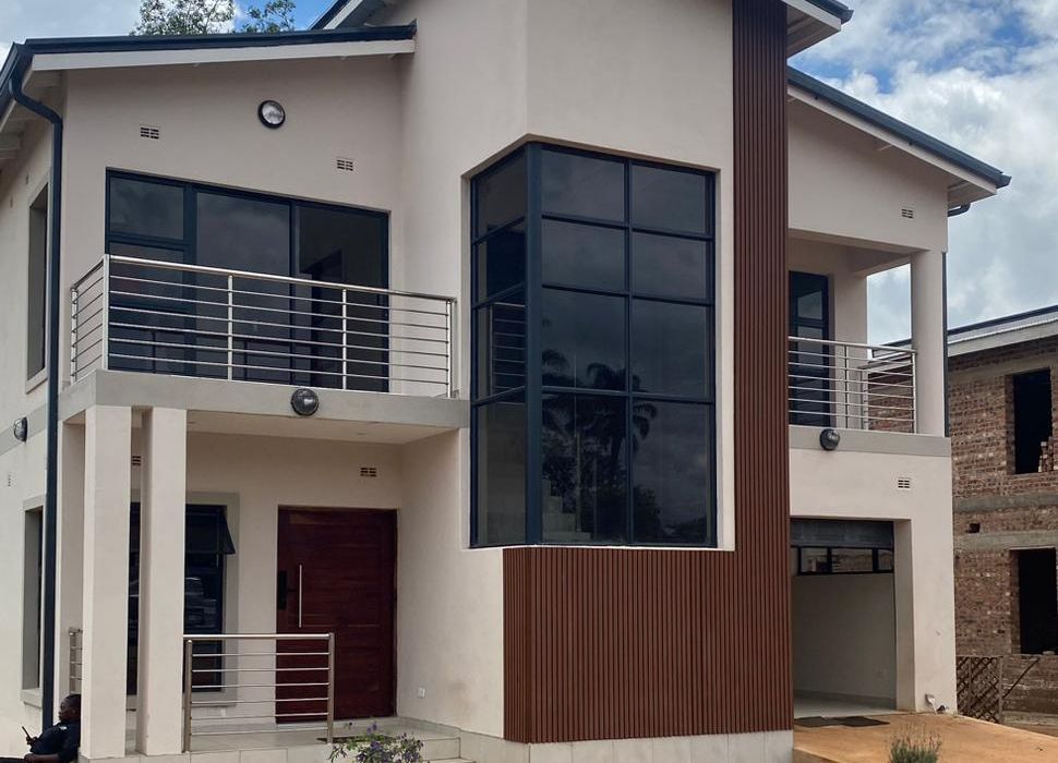 4 Bedroom Smart Apartments for Sale in Marlborough 