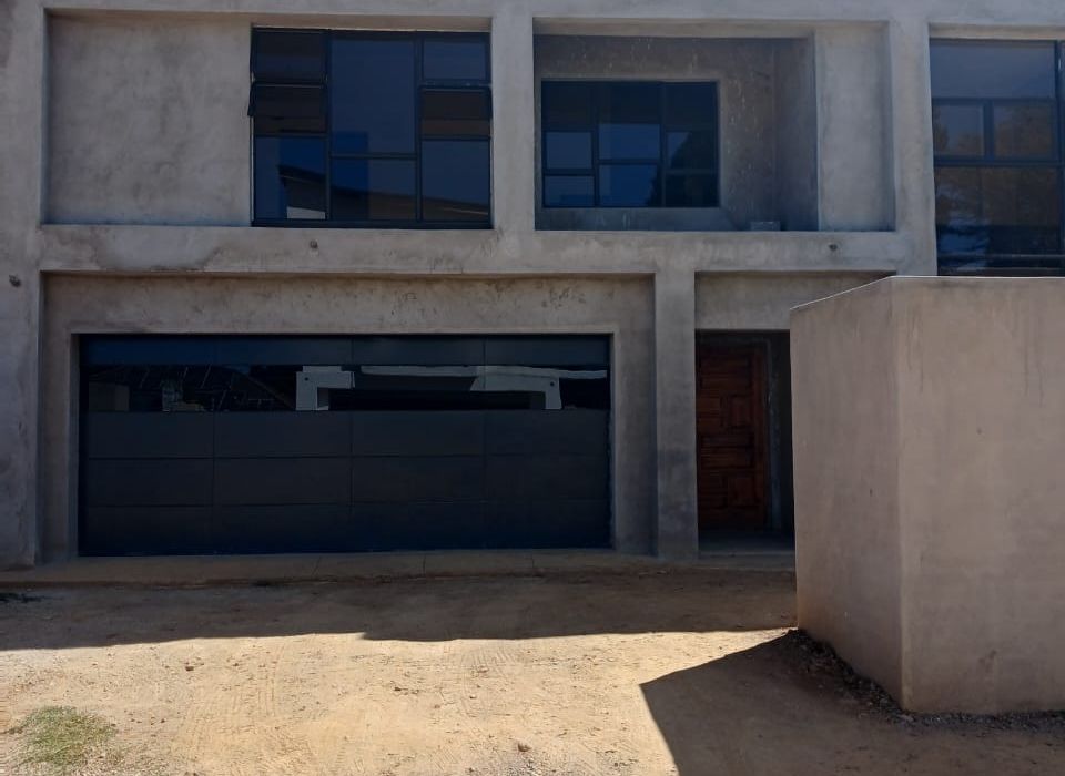 4 Bedroom Townhouse for Sale in Greendale