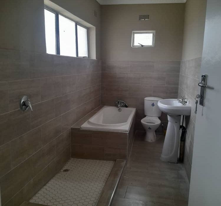 4 Bedroomed House for Rent in Old Windsor, Ruwa
