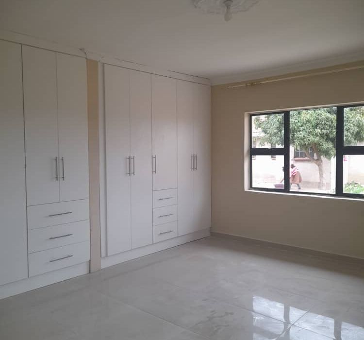 4 Bedroomed House for Rent in Old Windsor, Ruwa