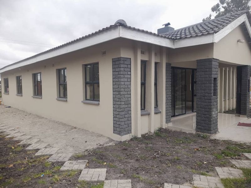 4 Bedroomed House for Rent in Old Windsor, Ruwa
