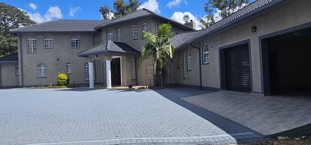 5 Bedroom Double Storey House for Rent in Borrowdale 