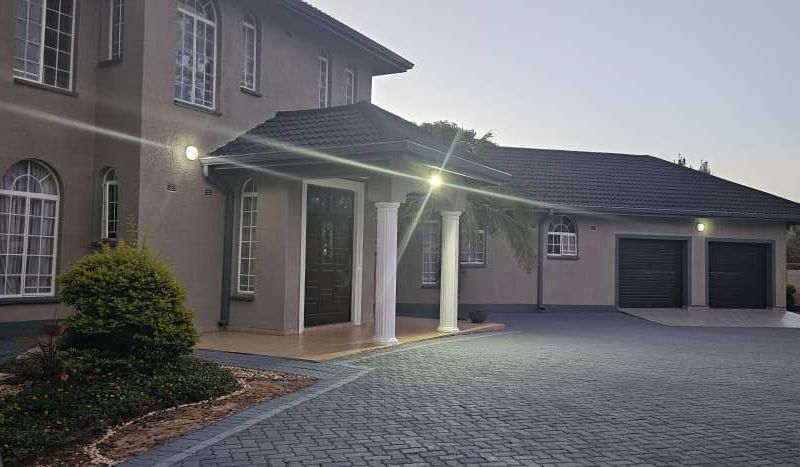 5 Bedroom Double Storey House for Rent in Borrowdale 