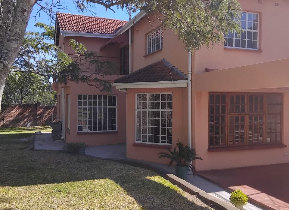 5 Bedroom Double Storey House for Rent in Glen Lorne 
