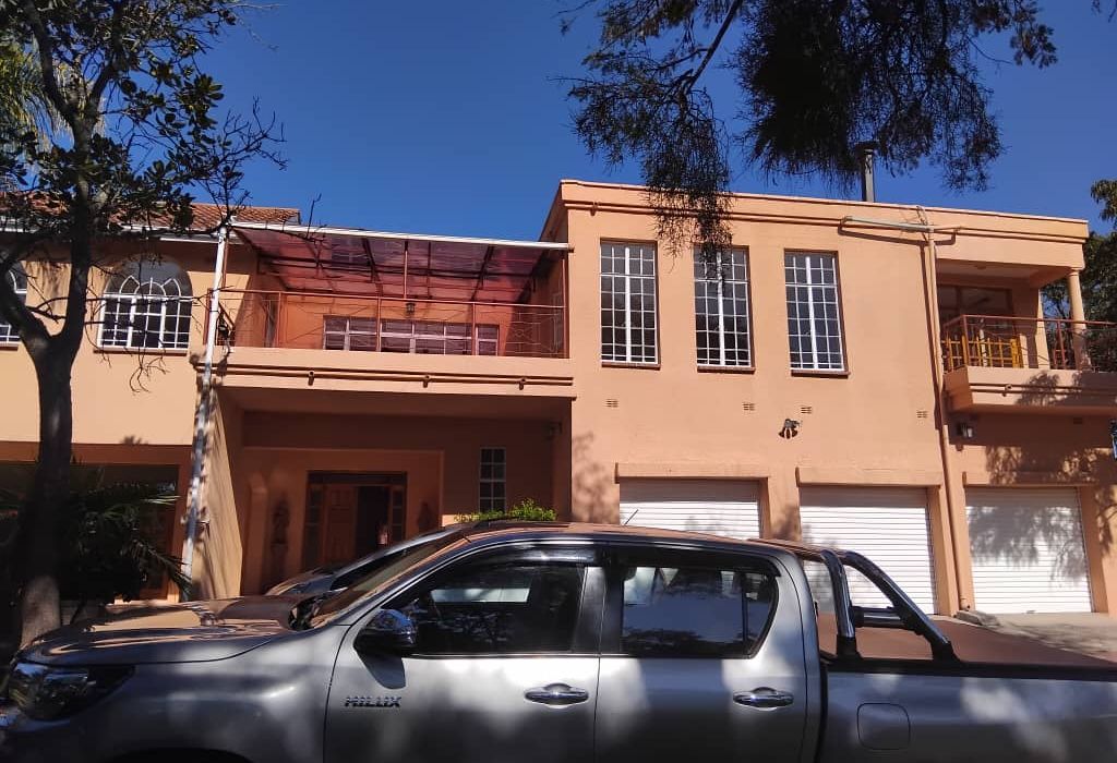 5 Bedroom Double Storey House for Rent in Glen Lorne 