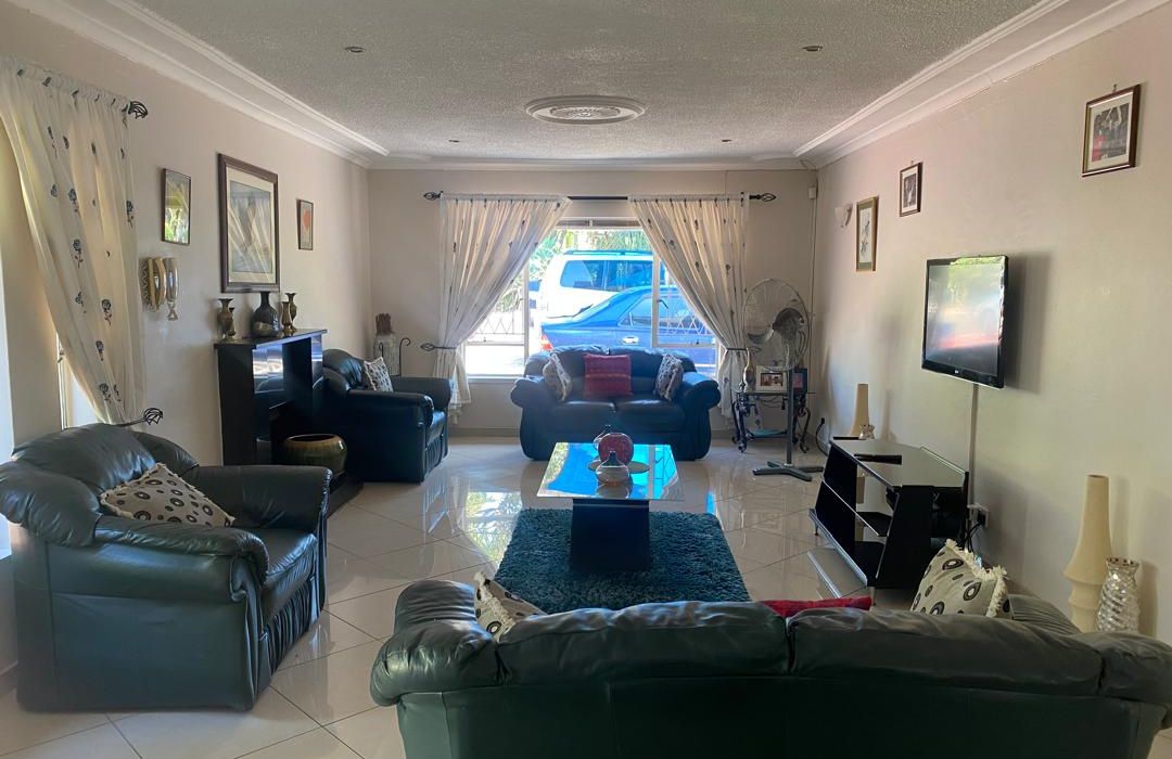 5 Bedroom Double Storey House for Sale in Glen Lorne 