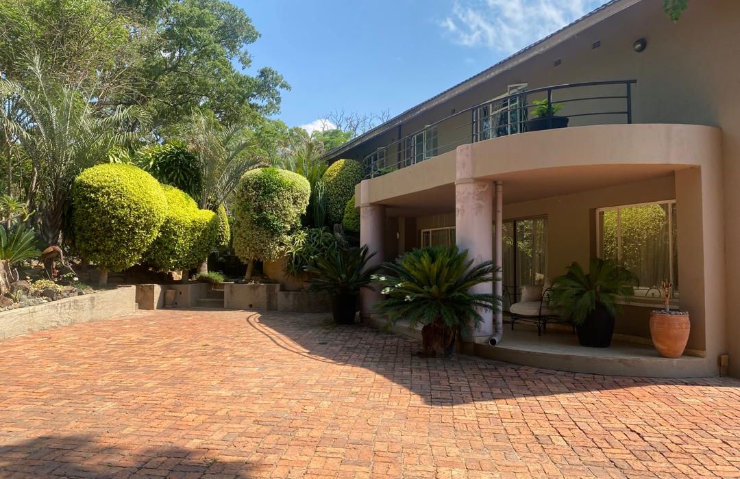 5 Bedroom Double Storey House for Sale in Glen Lorne 